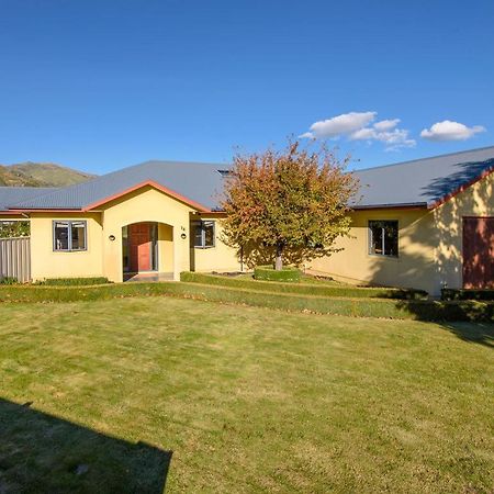 Kawarau Bay View - Cromwell Holiday Home エクステリア 写真