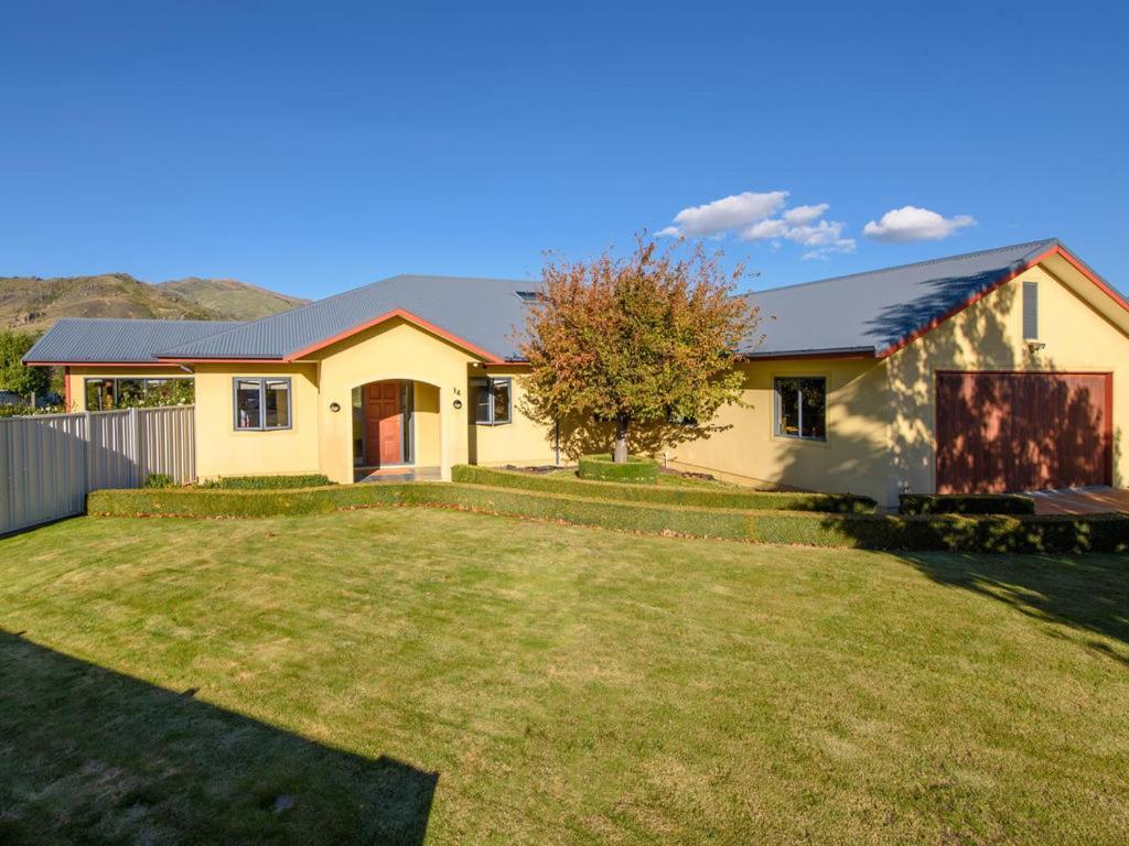 Kawarau Bay View - Cromwell Holiday Home エクステリア 写真